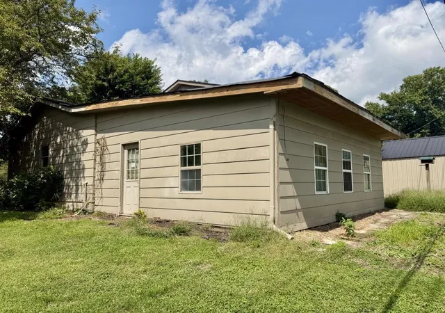 Photo 3 of Single family home for sale at 5724 Old Logan Rd Se, Lancaster, OH 43130 | MLS# 226032949 | Listing updated on 2026-08-29