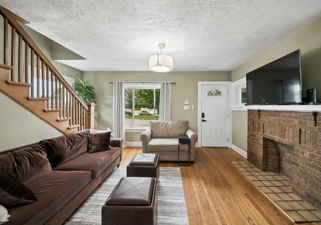 Photo 4 of Single family home for sale at 175 Linfield Pl, Columbus, OH 43219 | MLS# 226033118 | Listing updated on 2026-09-03