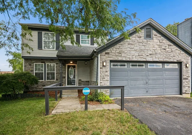 Photo 2 of Single family home for sale at 6900 Brockland Dr, Reynoldsburg, OH 43068 | MLS# 226033013 | Listing updated on 2026-09-21