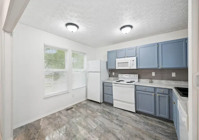 Photo 4 of Single family home for sale at 6900 Brockland Dr, Reynoldsburg, OH 43068 | MLS# 226033013 | Listing updated on 2026-09-21