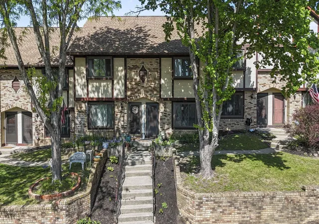 Photo 2 of Condo for sale at 3032 Blendon Woods Blvd, Columbus, OH 43231 | MLS# 226032976 | Listing updated on 2026-09-12