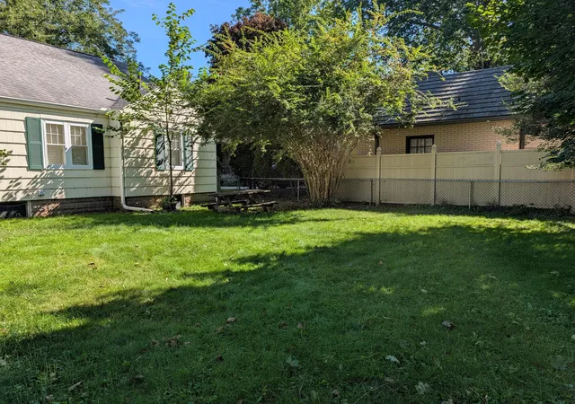 Photo 3 of Single family home for sale at 924 E High St, Mount Vernon, OH 43050 | MLS# 226033073 | Listing updated on 2026-09-09