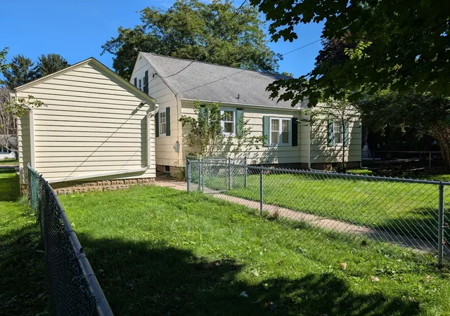 Photo 4 of Single family home for sale at 924 E High St, Mount Vernon, OH 43050 | MLS# 226033073 | Listing updated on 2026-09-09
