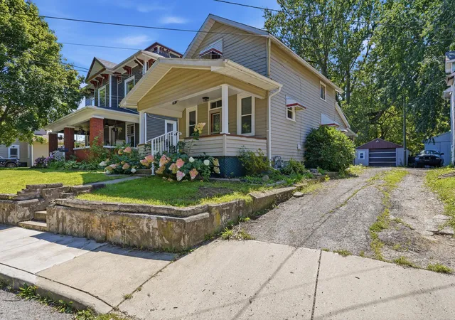 Photo 3 of Single family home for sale at 917 Reid St, Bucyrus, OH 44820 | MLS# 226032996 | Listing updated on 2026-09-04