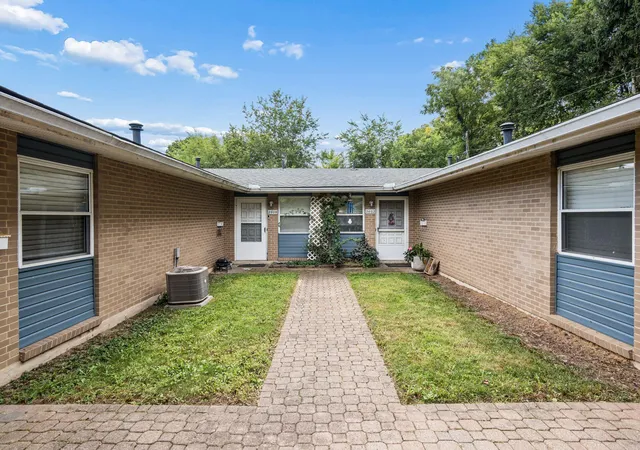 Photo 3 of House for sale at 2400-2406 Red Coach Dr, Springfield, OH 45503 | MLS# 226033075 | Listing updated on 2026-10-22