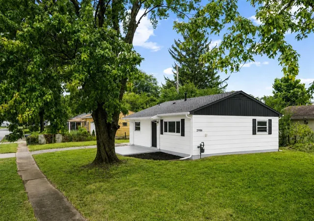 Photo 2 of Single family home for sale at 2986 Baker Hl Rd, Columbus, OH 43207 | MLS# 226033115 | Listing updated on 2026-09-15
