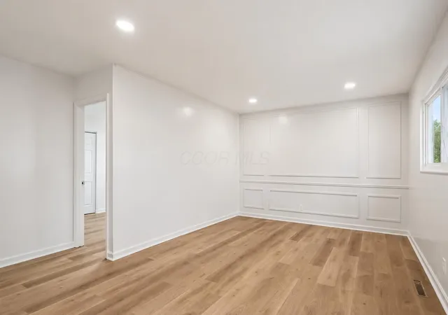 Photo 2 of Single family home for sale at 2986 Baker Hl Rd, Columbus, OH 43207 | MLS# 226033115 | Listing updated on 2026-09-15