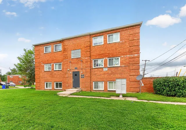 Listing Photo 4 - Condo for sale in building located at 3656-3670 Seabrook Ave, Columbus, OH 43227