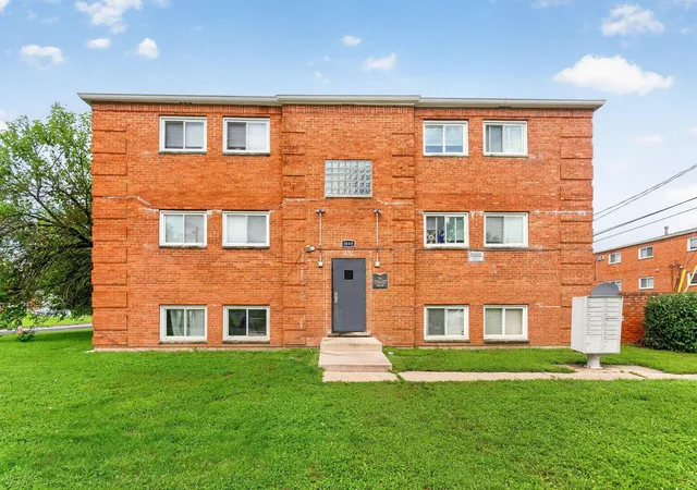 Listing Photo 5 - Condo for sale in building located at 3656-3670 Seabrook Ave, Columbus, OH 43227