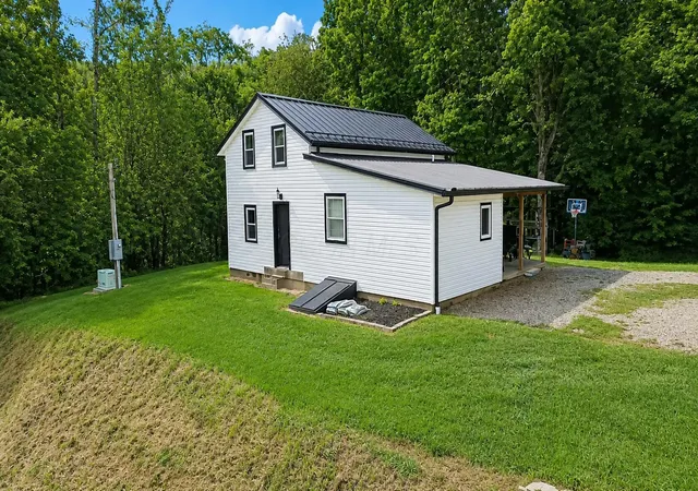 Photo 2 of Single family home for sale at 552 County Rd 2575, Loudonville, OH 44842 | MLS# 226033076 | Listing updated on 2026-10-02