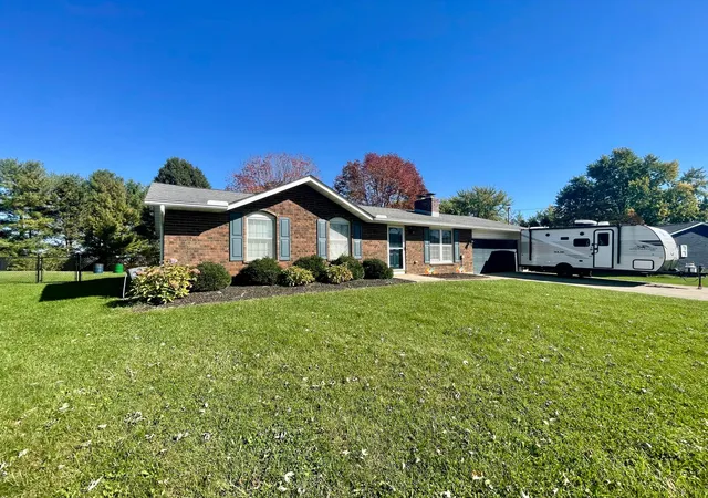 Photo 1 of Single family home for sale at 2600 Karok Dr, London, OH 43140 | MLS# 226033380 | Listing updated on 2026-10-26