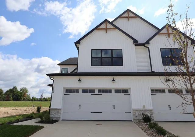 Single family home for sale at 1120 Allegro Dr, Reynoldsburg, OH 43068 | MLS# 226033096