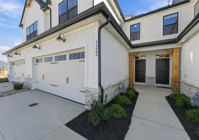 Photo 1 of Sale Pending at 1122 Allegro Dr, Reynoldsburg, OH 43068 | MLS# 226033099 | Listing updated on 2026-10-28