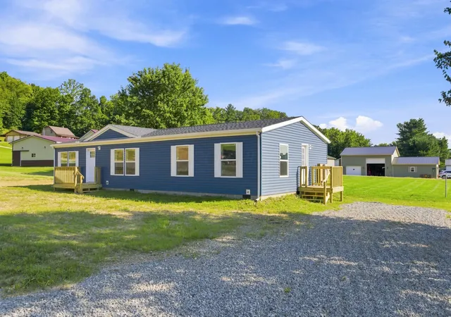 Photo 2 of Single family home for sale at 18432 Laurel St, Laurelville, OH 43135 | MLS# 226033113 | Listing updated on 2026-09-01