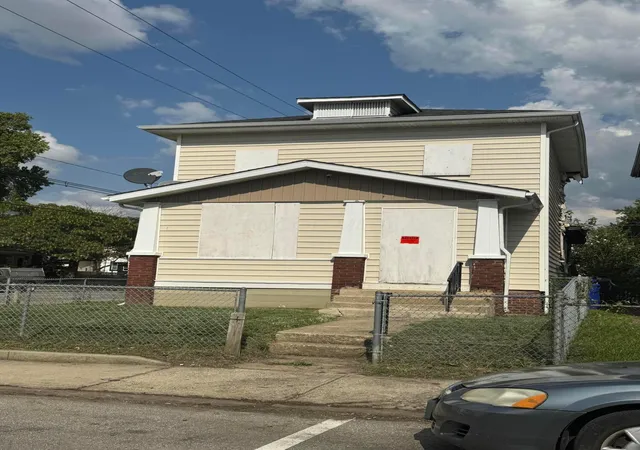 Single family home for sale at 176 S Brehl Ave, Columbus, OH 43222 | MLS# 226033129