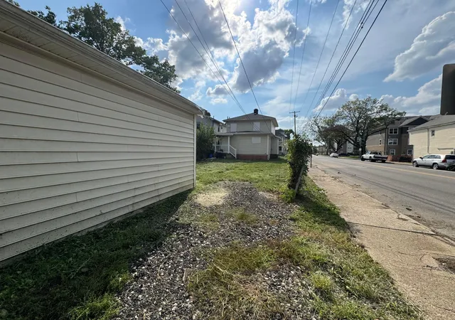 Photo 3 of Single family home for sale at 176 S Brehl Ave, Columbus, OH 43222 | MLS# 226033129 | Listing updated on 2026-09-01