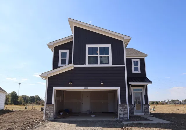 Photo 1 of Sale Pending at 5888 Creekview Dr, Powell, OH 43065 | MLS# 226033802 | Listing updated on 2026-10-28