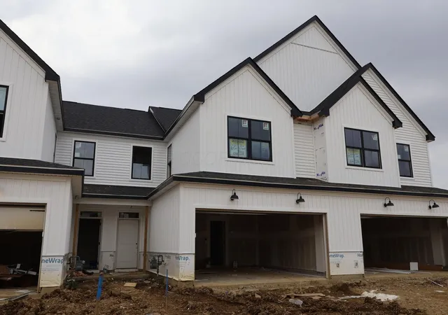 Photo 1 of Condo for sale at 5764 Dutch Ln, Powell, OH 43065 | MLS# 226033820 | Listing updated on 2026-10-23