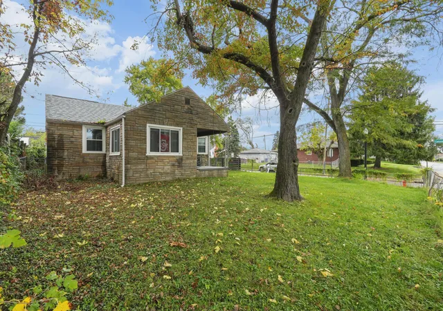 Photo 1 of Single family home for sale at 1914 W Mound St, Columbus, OH 43223 | MLS# 226033992 | Listing updated on 2026-10-17