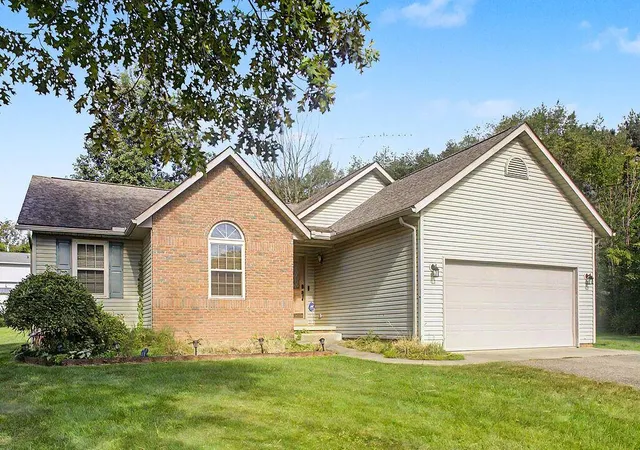 Photo 1 of Single family home for sale at 3171 Apple Valley Dr, Howard, OH 43028 | MLS# 226034053 | Listing updated on 2026-09-30