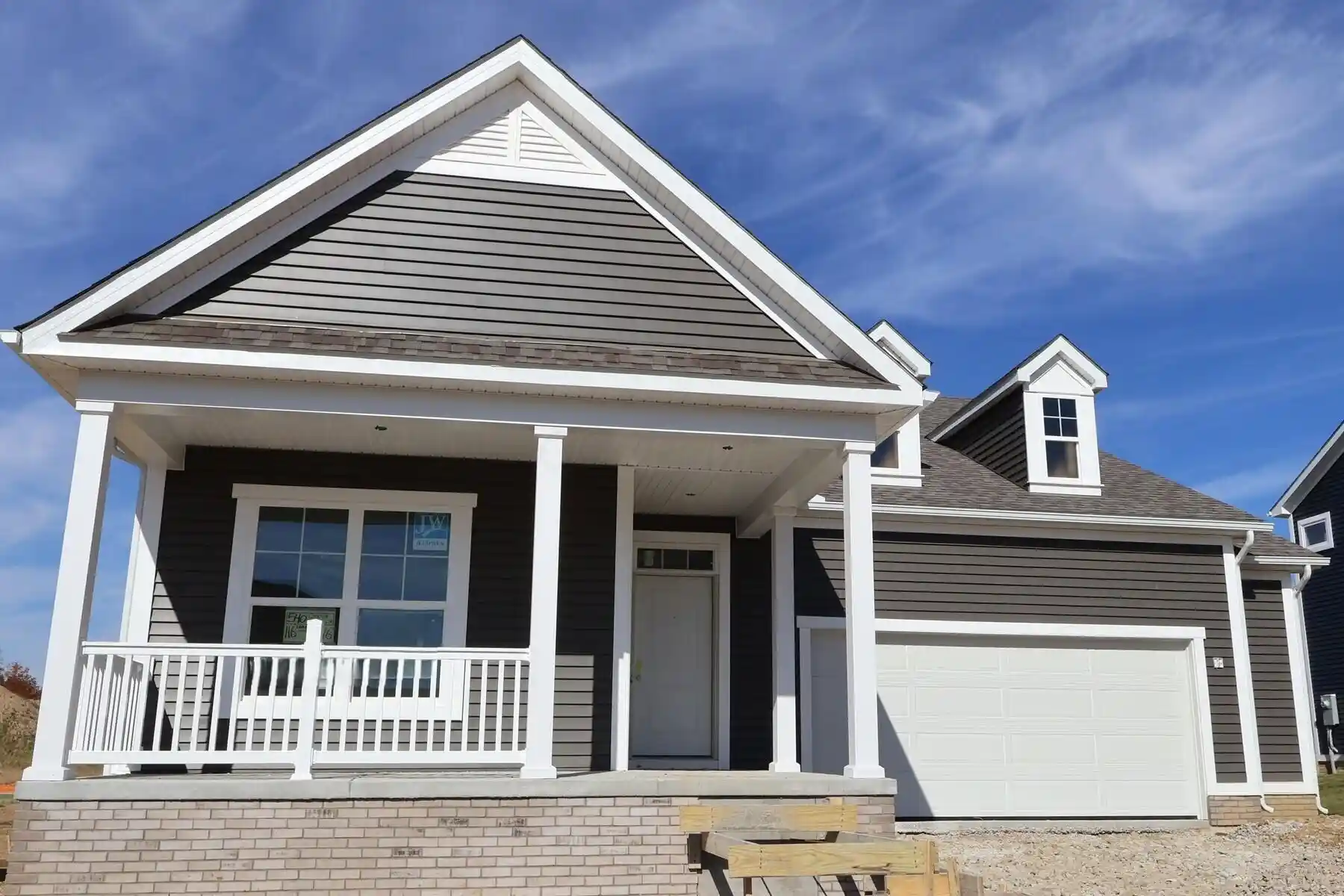Single family home for sale at 540 Creekside Loop S, Pataskala, OH 43062 | MLS# 226034995