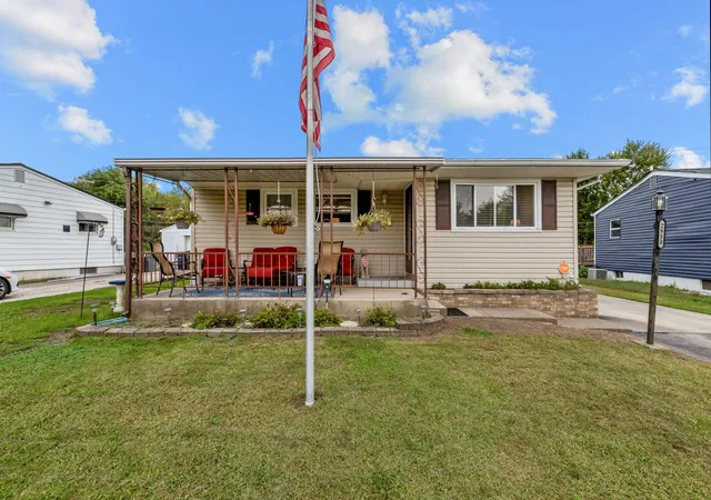Photo 1 of Single family home for sale at 2958 Westmoor Dr, Columbus, OH 43204 | MLS# 226036814 | Listing updated on 2026-09-28