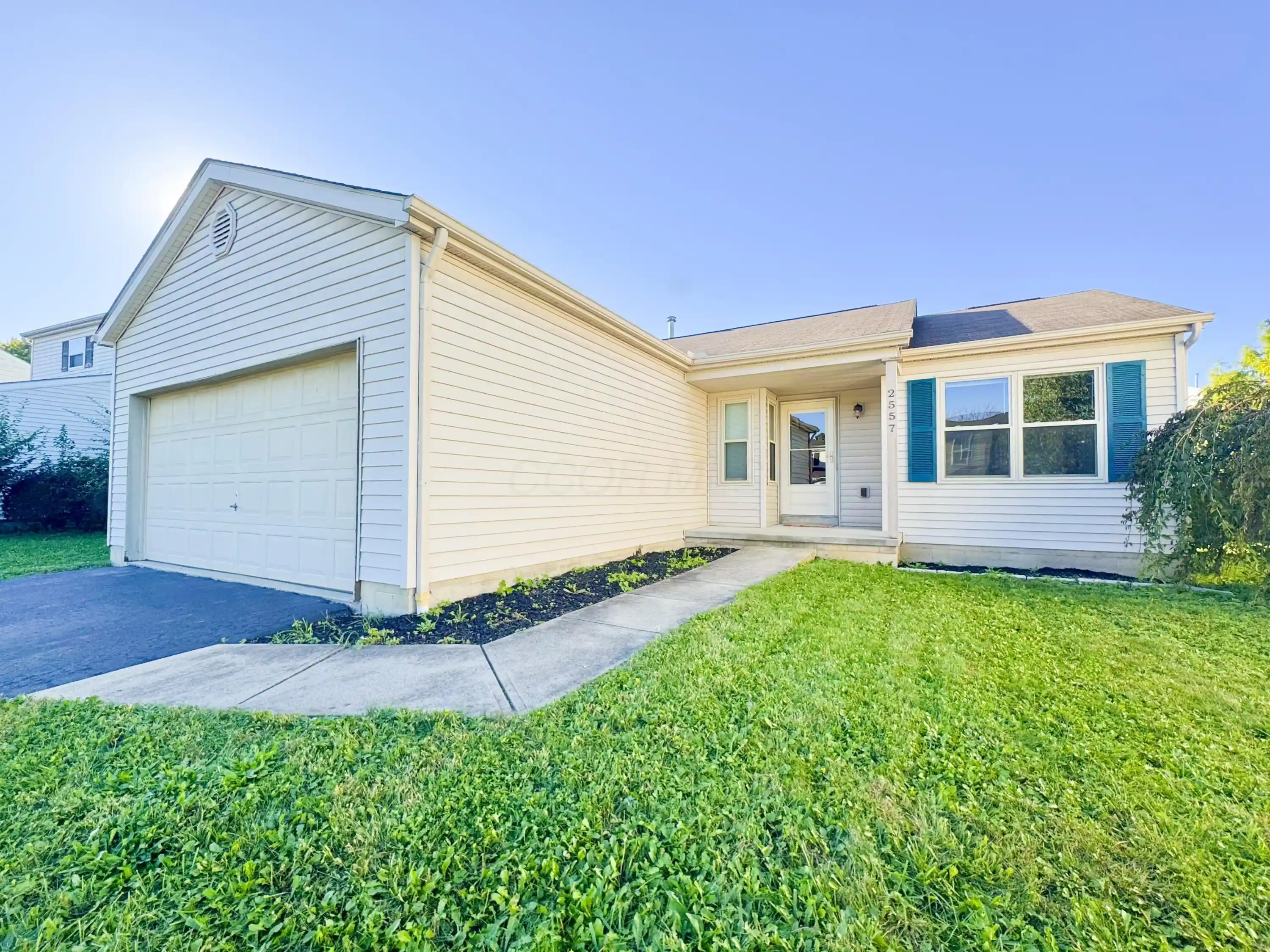 Photo 1 of Single family home for sale at 2557 Locksley Rd, Grove City, OH 43123 | MLS# 226035058 | Listing updated on 2026-10-22