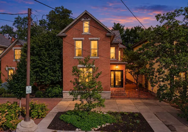 Photo 1 of Single family home for sale at 836 Mohawk St, Columbus, OH 43206 | MLS# 226035219 | Listing updated on 2026-10-27