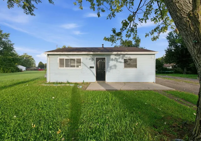 Photo 1 of Sale Pending at 3087 Huntington Dr, Columbus, OH 43207 | MLS# 226038831 | Listing updated on 2026-10-28
