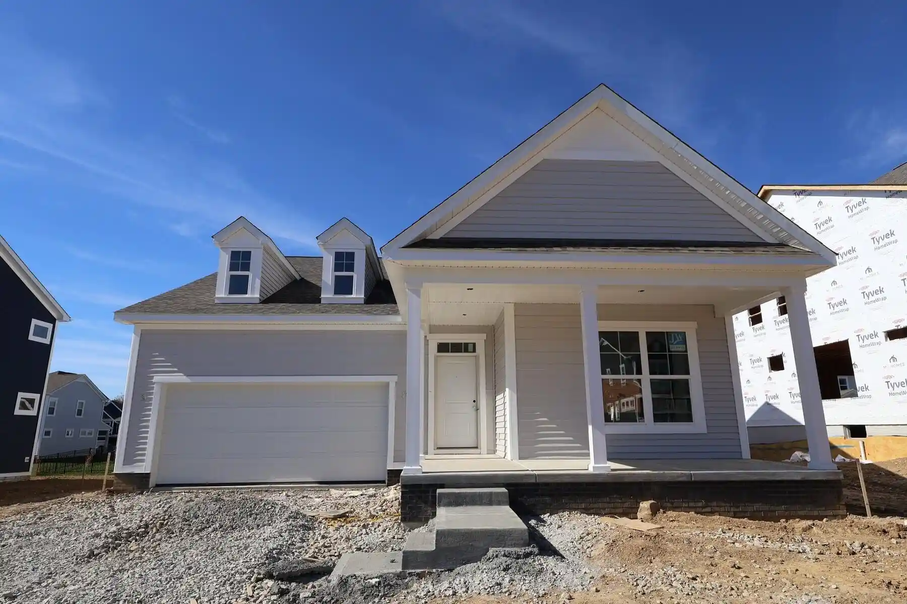 Single family home for sale at 408 Fannin Dr, Pataskala, OH 43062 | MLS# 226035798