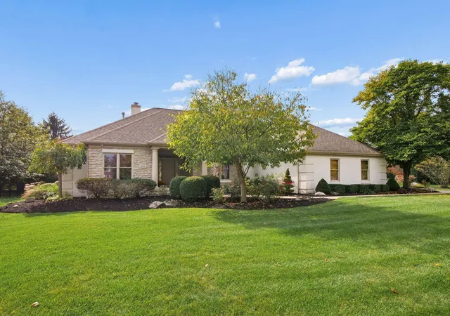 Photo 1 of Single family home for sale at 6161 Heritage Lakes Dr, Hilliard, OH 43026 | MLS# 226039271 | Listing updated on 2026-10-28