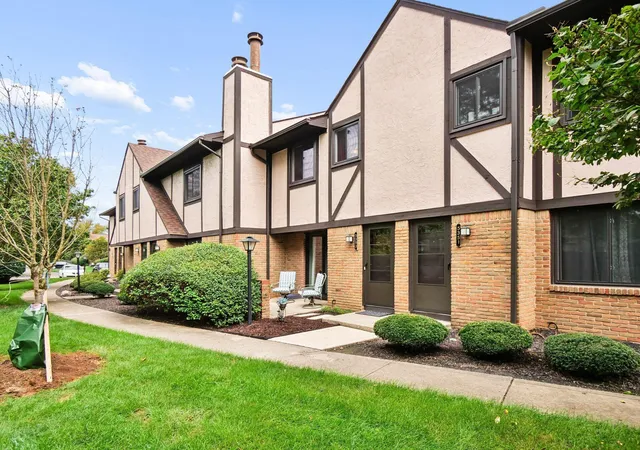 Condo for sale at 5353 Tartan Ln #18, Columbus, OH 43235 | MLS# 226036884