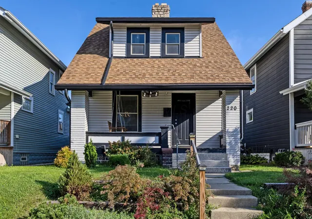 Photo 1 of Single family home for sale at 220 E Welch Ave, Columbus, OH 43207 | MLS# 226037115 | Listing updated on 2026-10-05