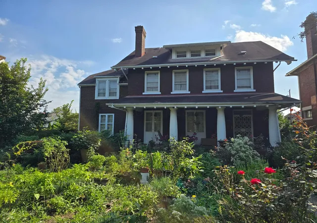Photo 1 of Single family home for sale at 1819 Franklin Park S, Columbus, OH 43205 | MLS# 226037244 | Listing updated on 2026-10-18