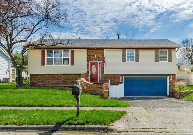 Photo 1 of Single family home for sale at 1328 Hilton Dr, Reynoldsburg, OH 43068 | MLS# 226037436 | Listing updated on 2026-10-19
