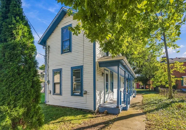Photo 1 of Single family home for sale at 1017 Hunter Ave, Columbus, OH 43201 | MLS# 226037897 | Listing updated on 2026-10-26