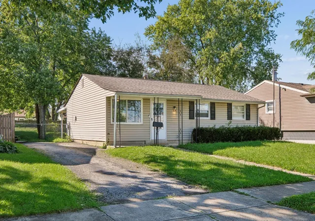 Photo 1 of Single family home for sale at 809 Maurine Dr, Columbus, OH 43228 | MLS# 226037098 | Listing updated on 2026-10-26