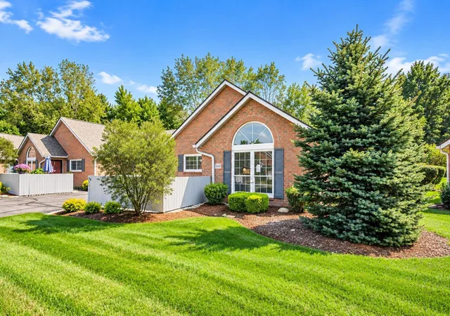 Photo 1 of Condo for sale at 5688 Blendon Valley Dr, Columbus, OH 43230 | MLS# 226036260 | Listing updated on 2026-10-26