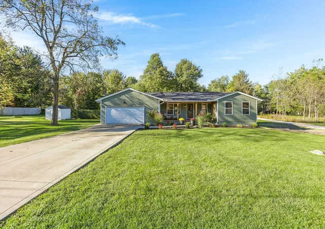 Photo 1 of Single family home for sale at 100 W Hiawatha Dr, Powell, OH 43065 | MLS# 226038079 | Listing updated on 2026-10-23