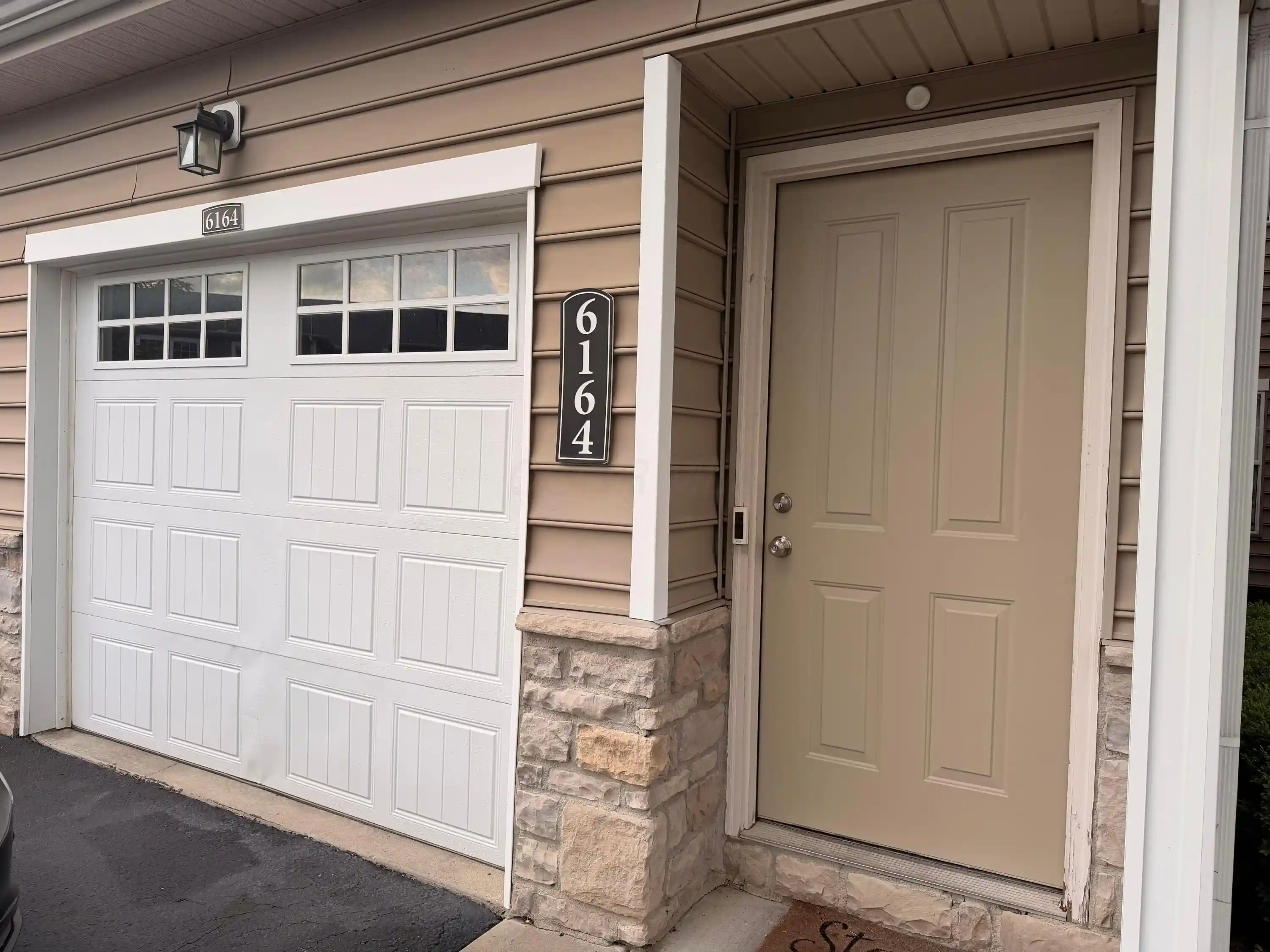 Listing Photo 1 - Condo for sale in 6164 Kirklington Cir located at 6164 Kirklington Cir, Westerville, OH 43081 - Unit 6164 Kirklington Cir