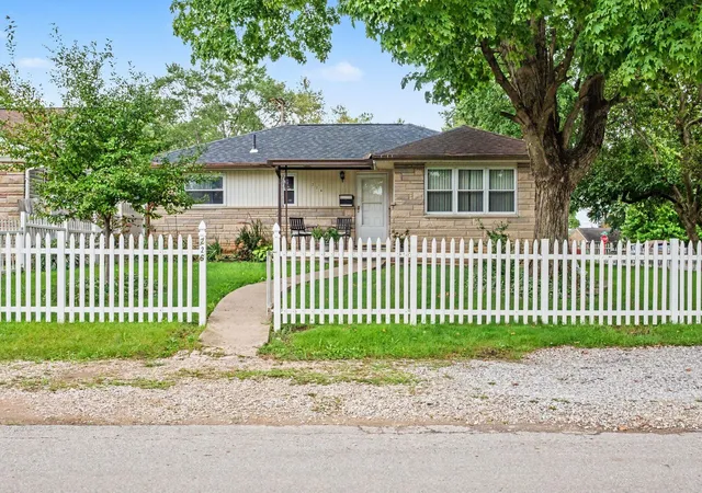 Photo 1 of Single family home for sale at 226 Oxley Rd, Columbus, OH 43228 | MLS# 226036750 | Listing updated on 2026-09-28