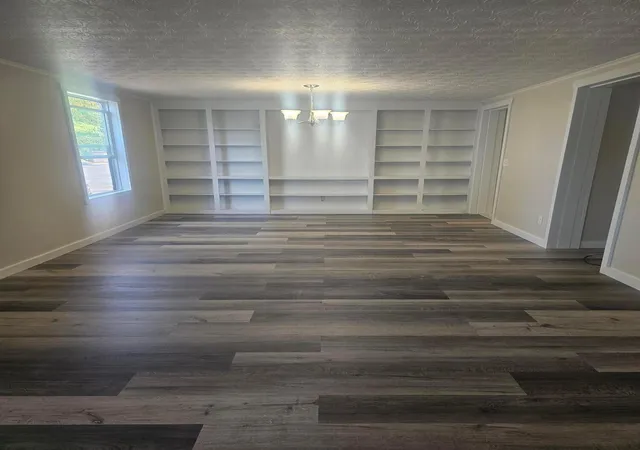 Listing Photo 1 - Condo for sale in building located at 1726 Sunapple Wy, Columbus, OH 43232