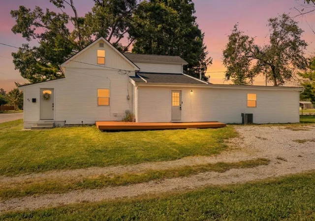 Single family home for sale at 42 Jefferson St, Mount Sterling, OH 43143 | MLS# 226037239