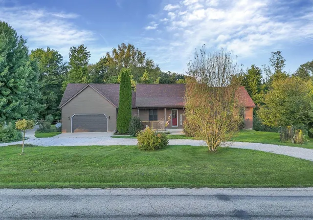 Photo 1 of Single family home for sale at 3530 Stoney Hl Rd Sw, Lancaster, OH 43130 | MLS# 226036858 | Listing updated on 2026-10-21