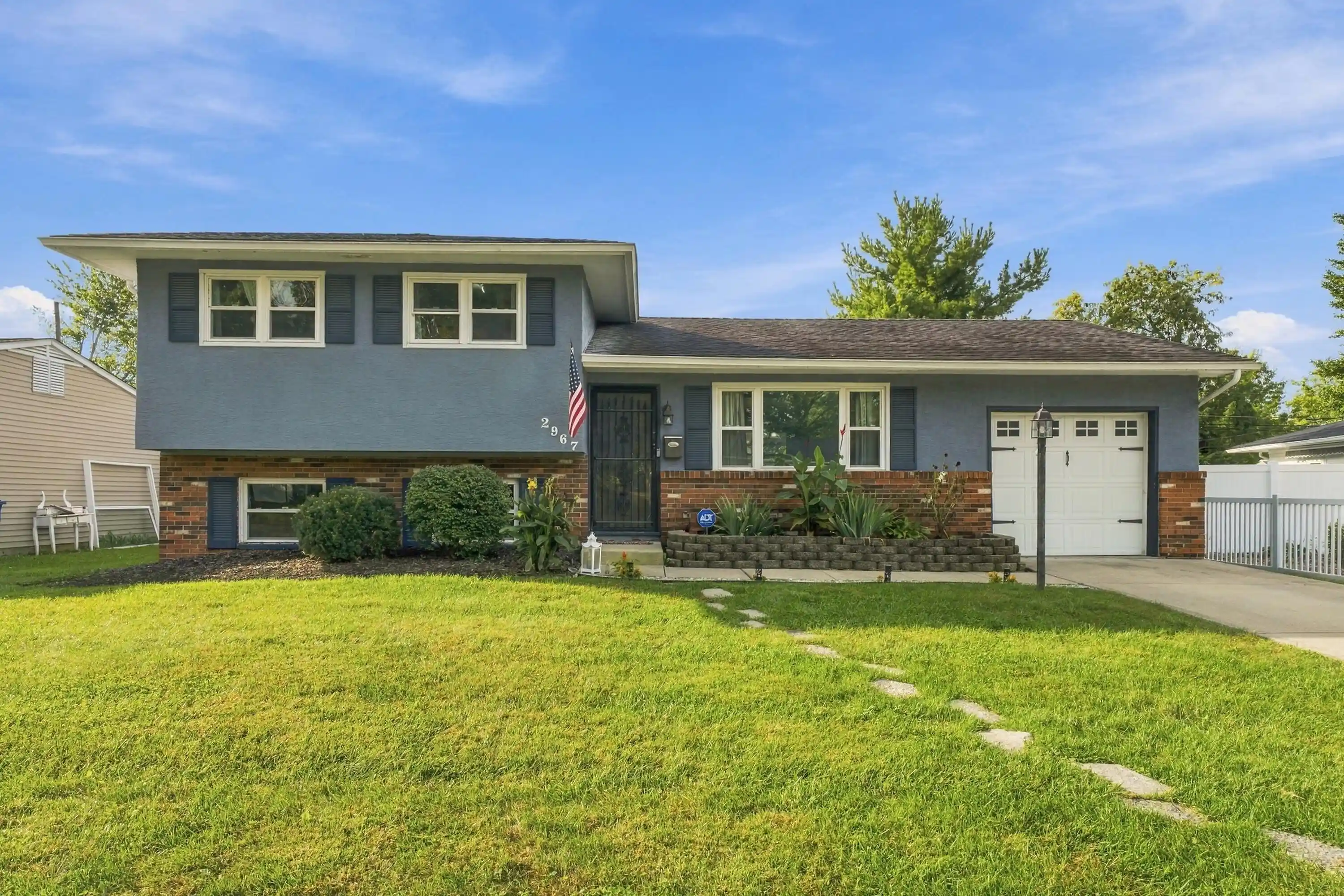 Photo 1 of Single family home for sale at 2967 Easthaven Dr S, Columbus, OH 43232 | MLS# 226037322 | Listing updated on 2026-10-02