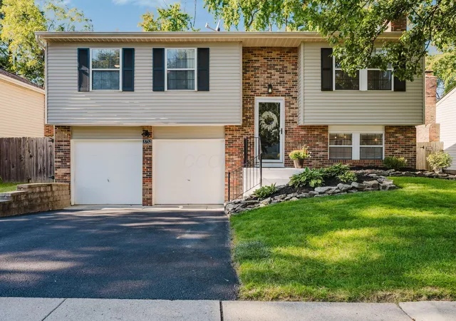 Photo 1 of Single family home for sale at 3752 Cypress Crk Dr, Columbus, OH 43228 | MLS# 226037097 | Listing updated on 2026-10-18