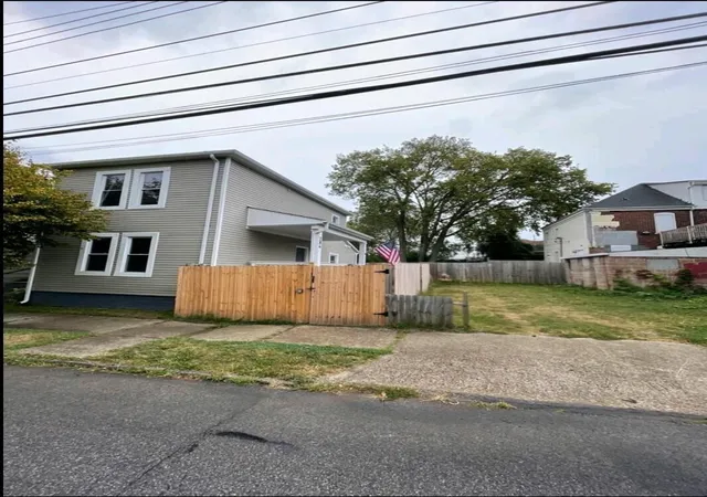 Photo 1 of Single family home for sale at 284 S Davis Ave, Columbus, OH 43222 | MLS# 226036906 | Listing updated on 2026-10-01