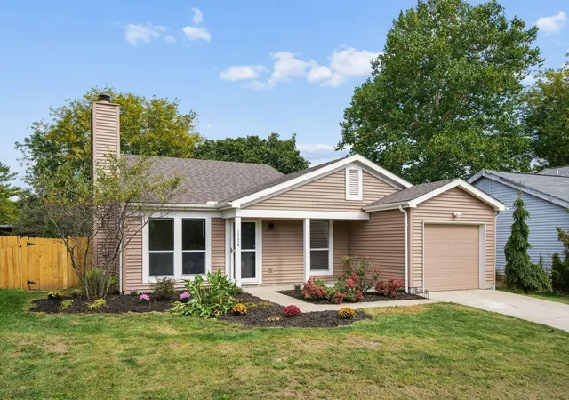 Photo 1 of Single family home for sale at 1726 Weather Stone Ln, Columbus, OH 43235 | MLS# 226037567 | Listing updated on 2026-10-06