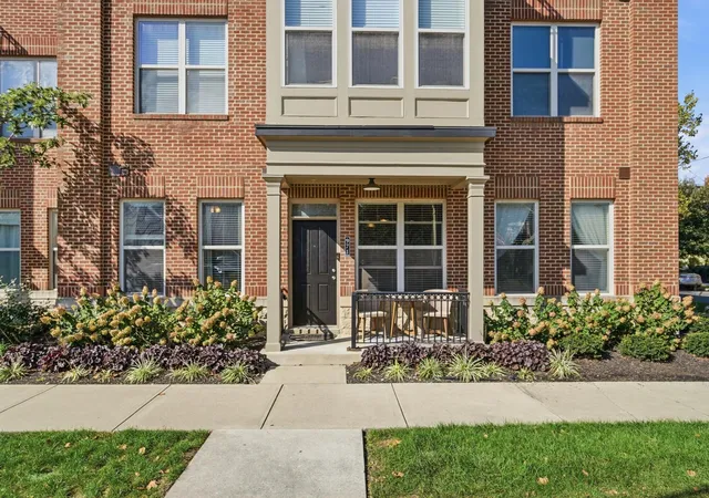 Photo 1 of Condo for sale at 971 Ingleside Ave #109, Columbus, OH 43215 | MLS# 226040323 | Listing updated on 2026-10-23