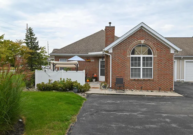 Condo for sale at 606 Hampton Woods Dr, Marion, OH 43302 | MLS# 226037261